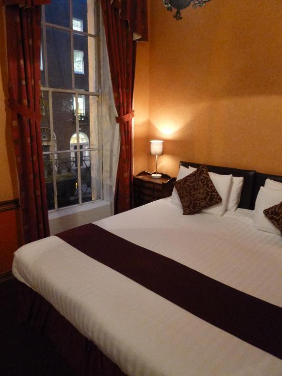Russell Court Hotel Дублін Номер фото