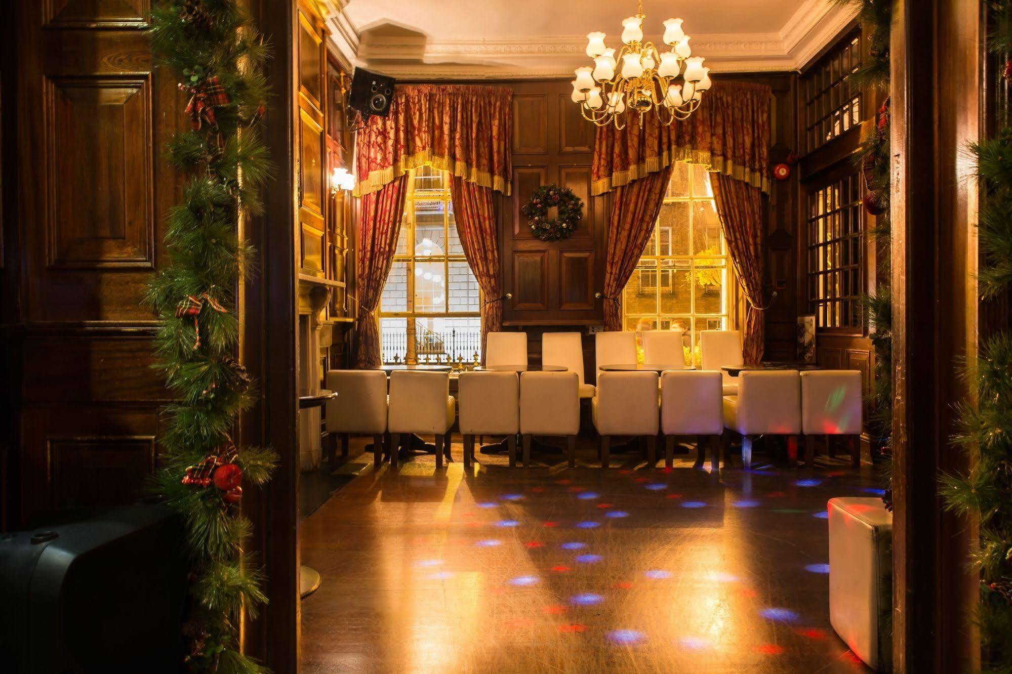 Russell Court Hotel Дублін Екстер'єр фото